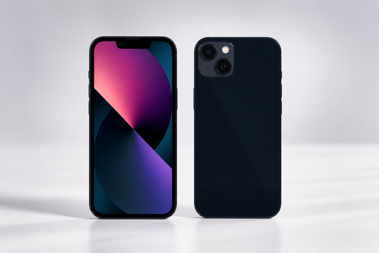 iPhone 13 em vista frontal e traseira
